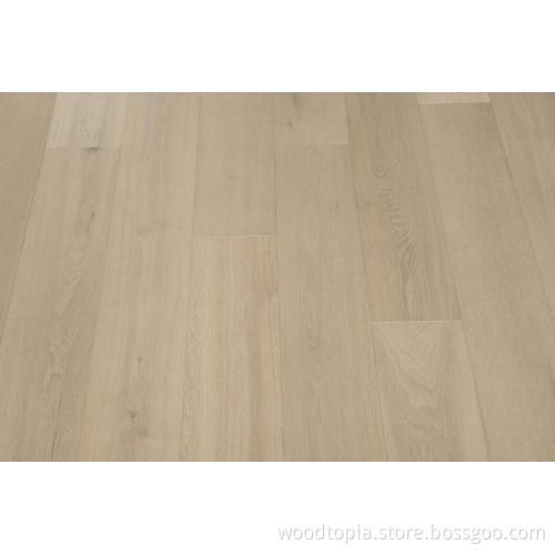 Multi-Layer Massivholz-Floors gegen Abrieb